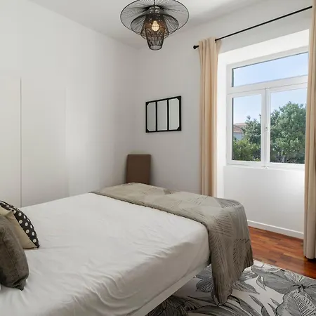 Casa Do Beiral By An Island