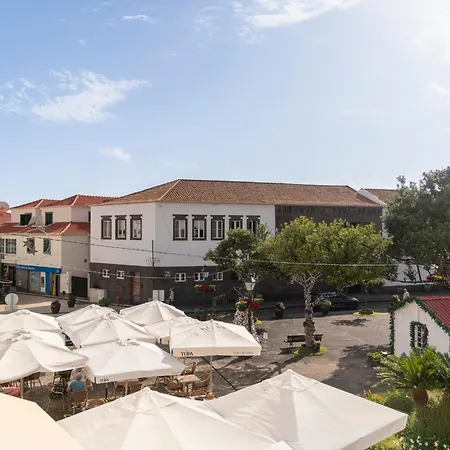 Casa Do Beiral By An Island *