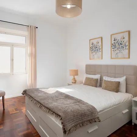 Casa Do Beiral By An Island *